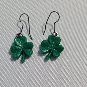 Glittery Green Clover earinggs
